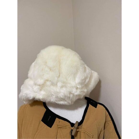 New Urban Outfitters Fuzzy Faux Fur Trapper Hat OS - Picture 4 of 5